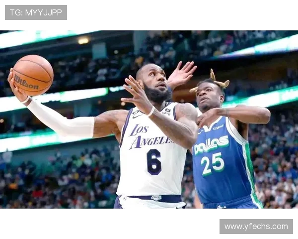 湖人对决快船圣诞大战直播精彩瞬间回顾与赛前分析